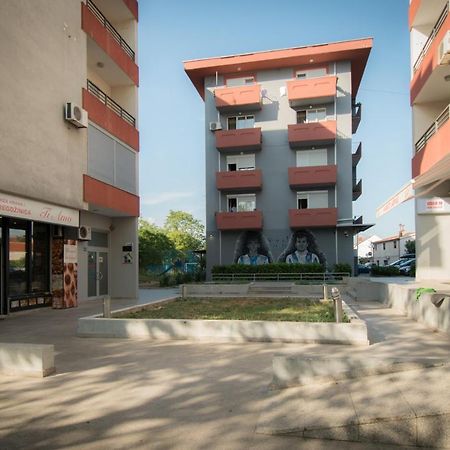 City Nest Apartment Podgoriţa Exterior foto