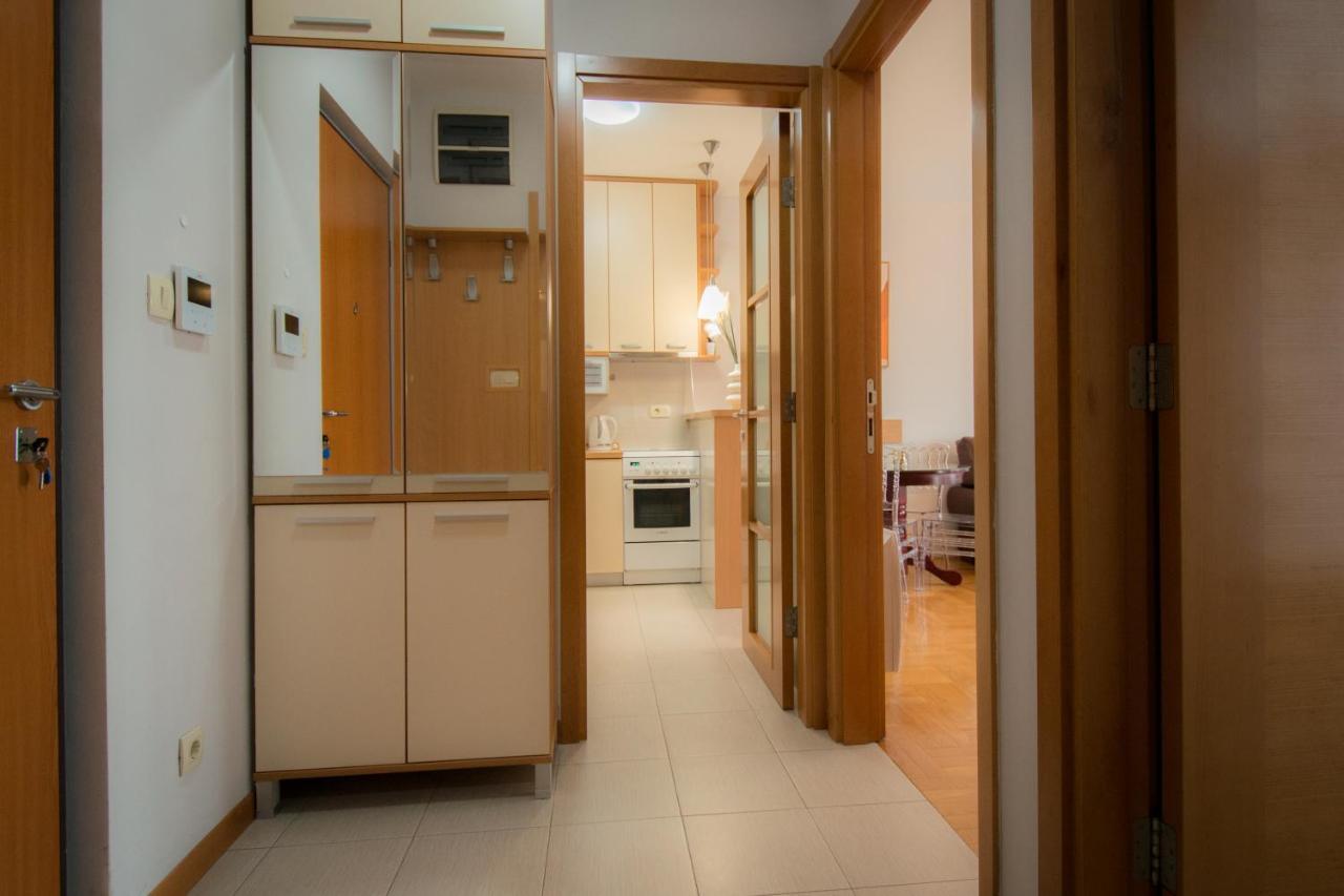 City Nest Apartment Podgoriţa Exterior foto